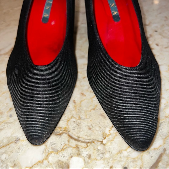 Vintage Regina 80s Black Leather Lined Almond Toe Heels. Size 8.5 Narrow - Picture 9 of 10